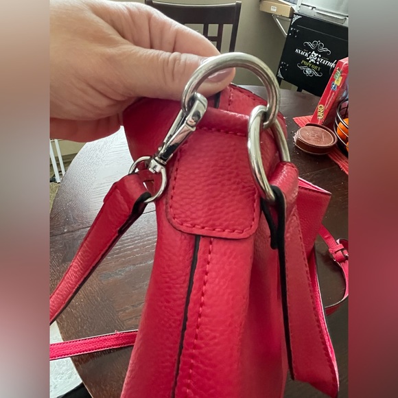 Guess Bucket Purse - Picture 9 of 11